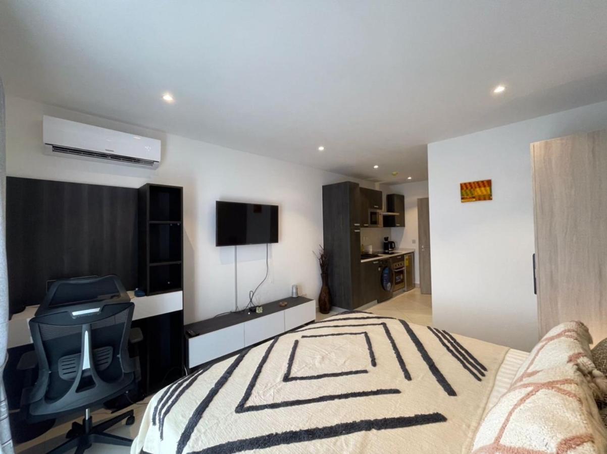 The Lennox Luxury Apartment Acra Exterior foto